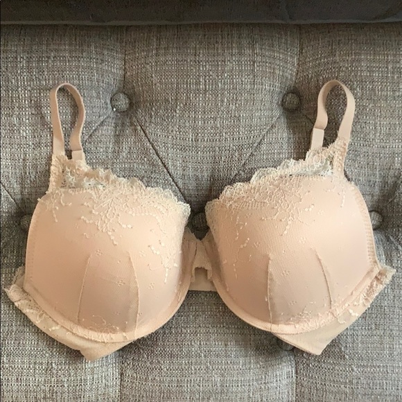 Spanx Undie-tectible Push-up Plunge - Picture 6 of 8